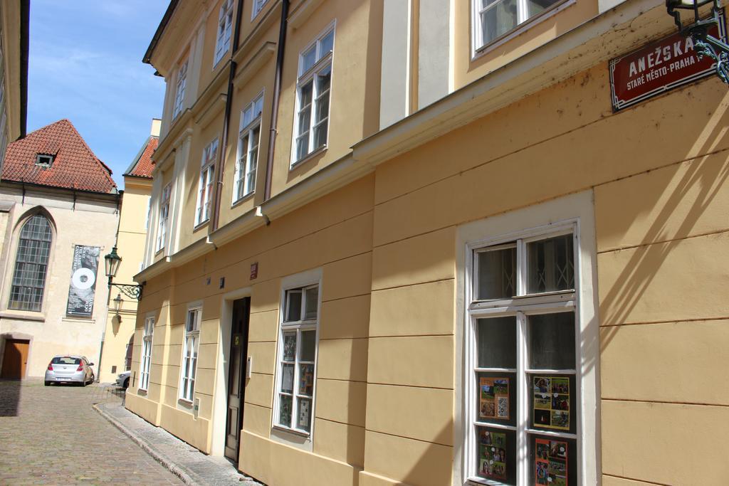 Agnes - Apartments Prága Kültér fotó