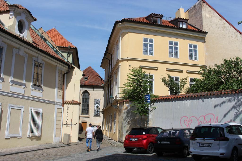 Agnes - Apartments Prága Kültér fotó