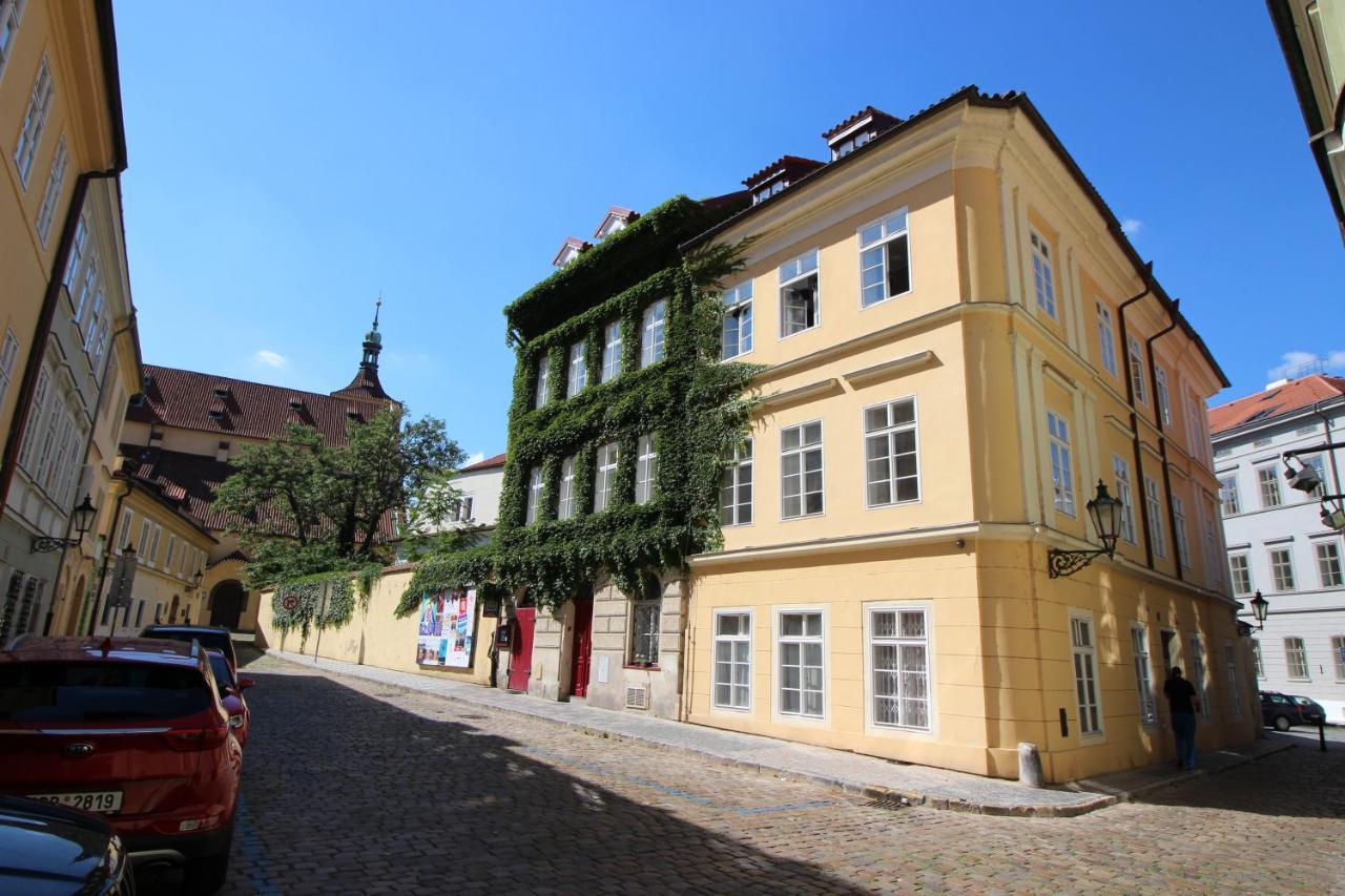 Agnes - Apartments Prága Kültér fotó