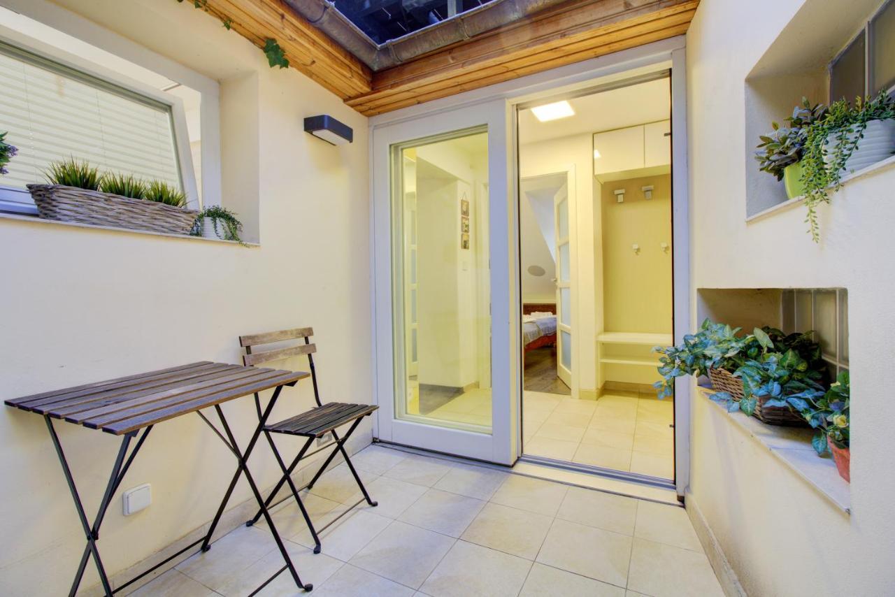 Agnes - Apartments Prága Kültér fotó