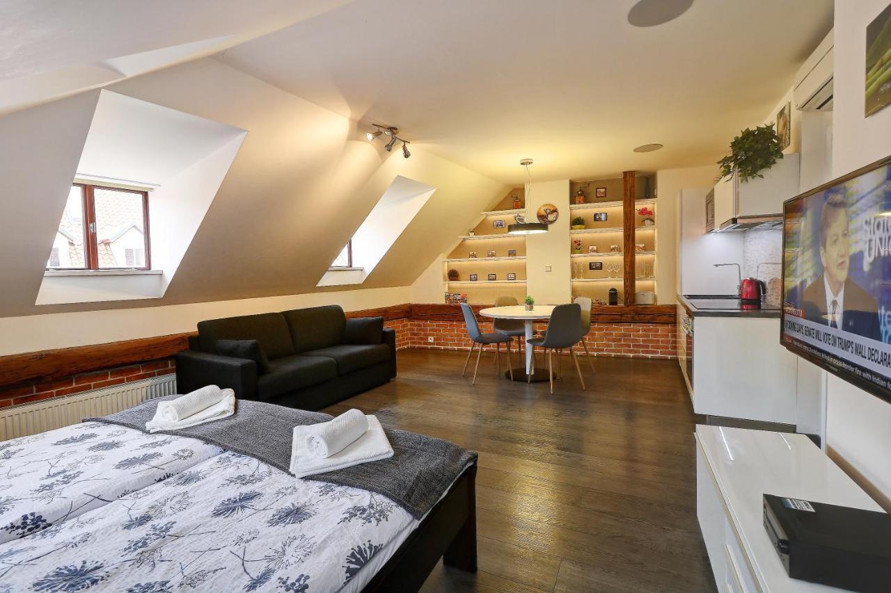 Agnes - Apartments Prága Kültér fotó